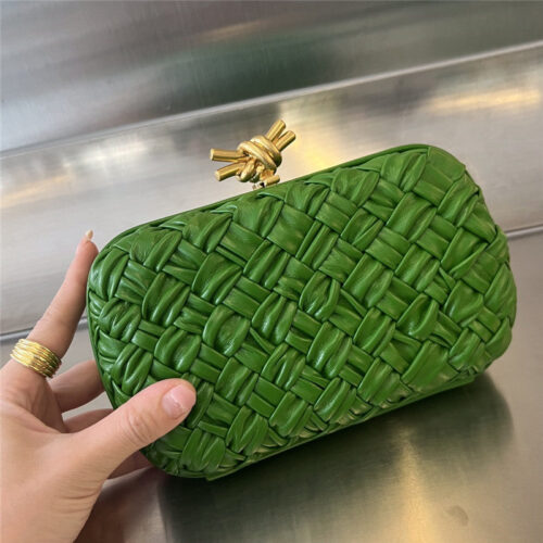 High Quality Luxury Bottega Veneta Knot Clutch Green alternate view