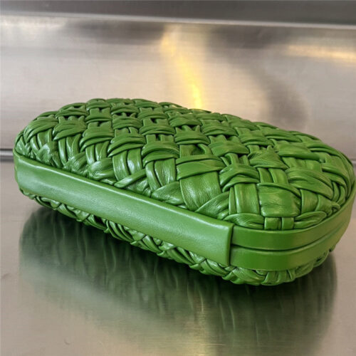 High Quality Luxury Bottega Veneta Knot Clutch Green product detail