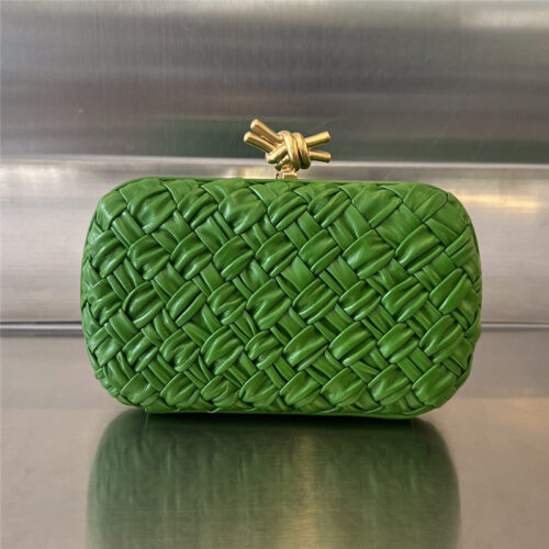 High Quality Luxury Bottega Veneta Knot Clutch Green