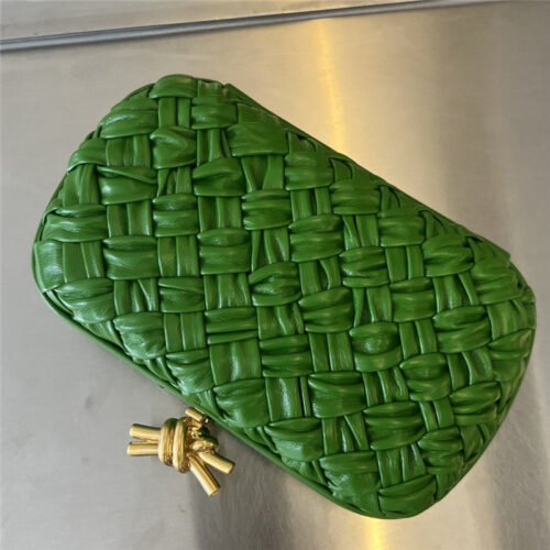 High Quality Luxury Bottega Veneta Knot Clutch Green product detail