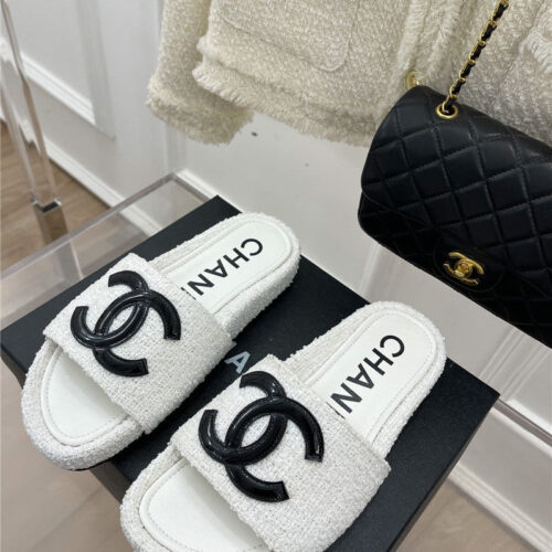 High Quality Luxury Chanel New Big Double C Lazy Slippers – Style 15718 alternate view