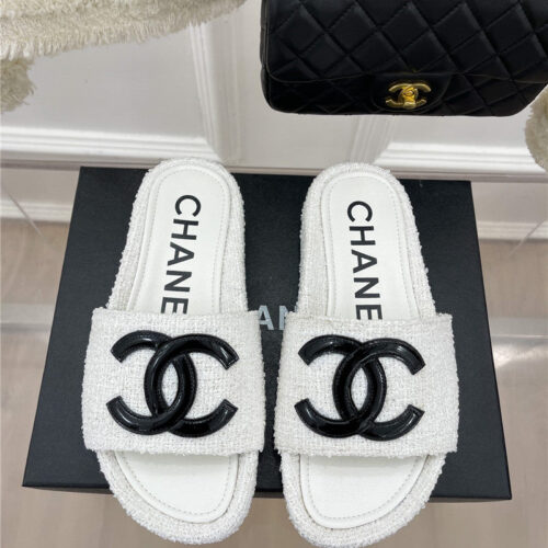 High Quality Luxury Chanel New Big Double C Lazy Slippers – Style 15718 product detail