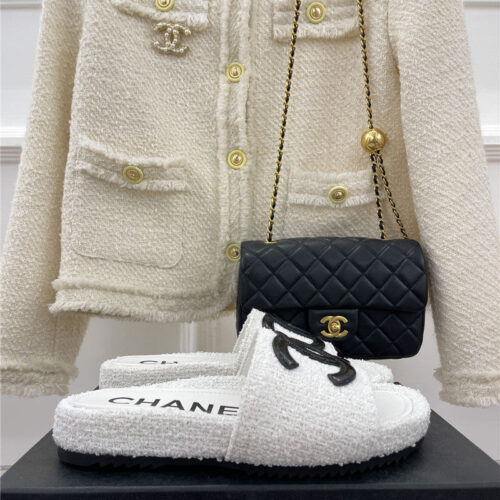 High Quality Luxury Chanel New Big Double C Lazy Slippers – Style 15718 product detail