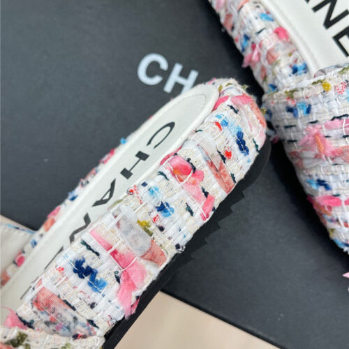 High Quality Luxury Chanel New Big Double C Lazy Slippers product detail