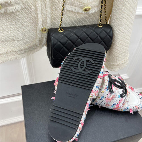 High Quality Luxury Chanel New Big Double C Lazy Slippers product detail