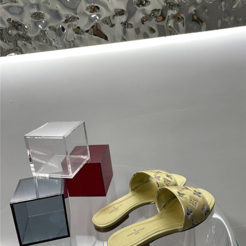 High Quality Luxury Louis Vuitton Classic Old Flower Flat Slippers – Style 96515 product detail