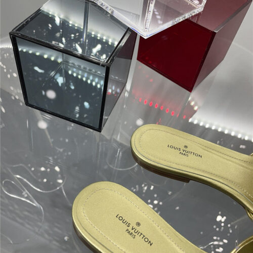 High Quality Luxury Louis Vuitton Classic Old Flower Flat Slippers – Style 96515 product detail