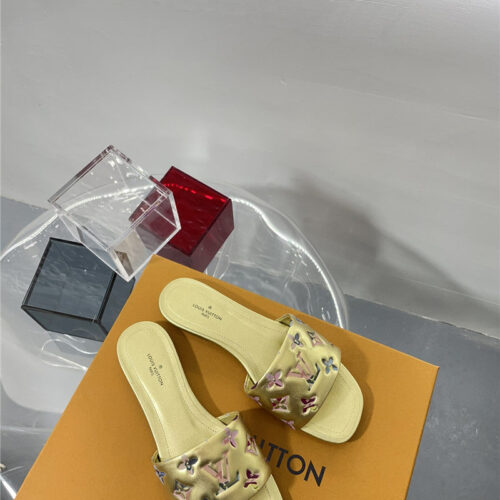 High Quality Luxury Louis Vuitton Classic Old Flower Flat Slippers – Style 96515 product detail