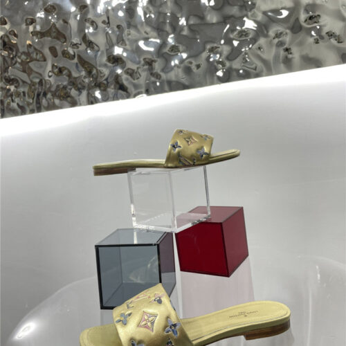 High Quality Luxury Louis Vuitton Classic Old Flower Flat Slippers – Style 96515 product detail