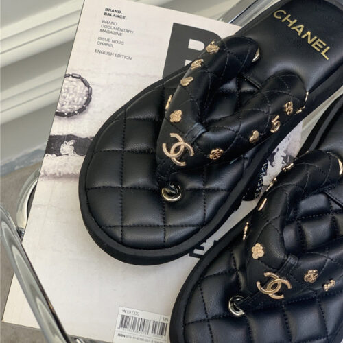High Quality Luxury Chanel New Flip Flops – Style 40902 product detail