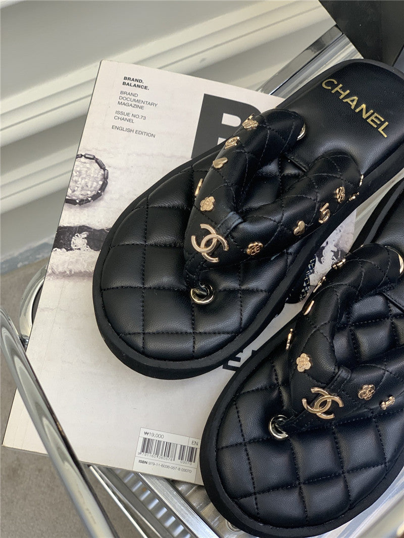 High Quality Luxury Chanel New Flip Flops – Style 40902 product detail