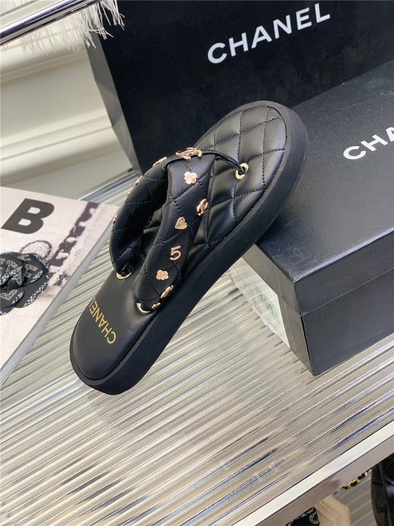 High Quality Luxury Chanel New Flip Flops – Style 40902 product detail