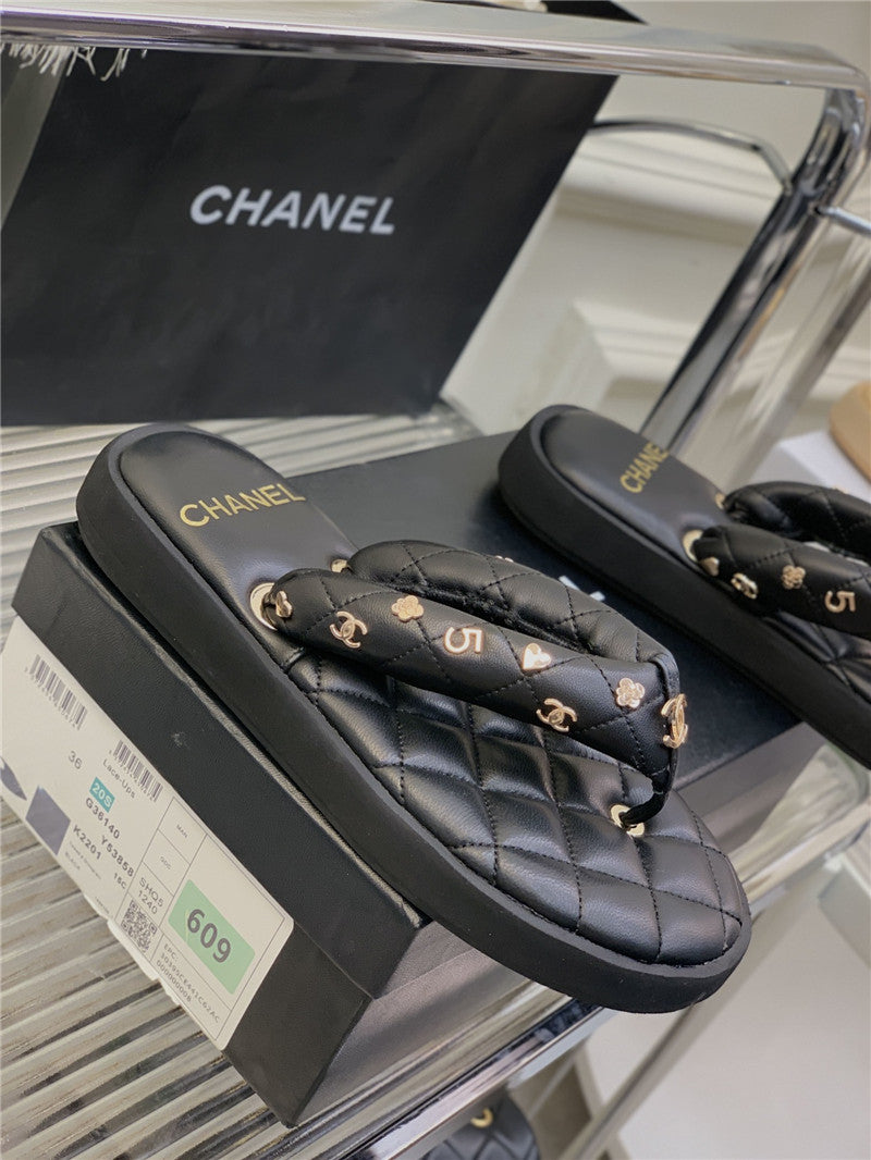 High Quality Luxury Chanel New Flip Flops – Style 40902 product detail