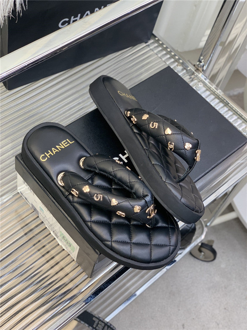 High Quality Luxury Chanel New Flip Flops – Style 40902 product detail