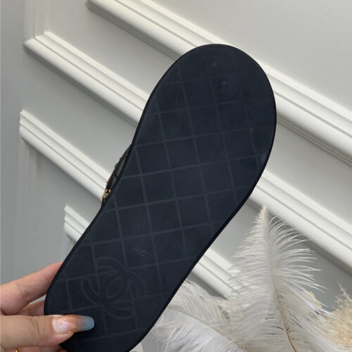 High Quality Luxury Chanel New Flip Flops – Style 40902 product detail