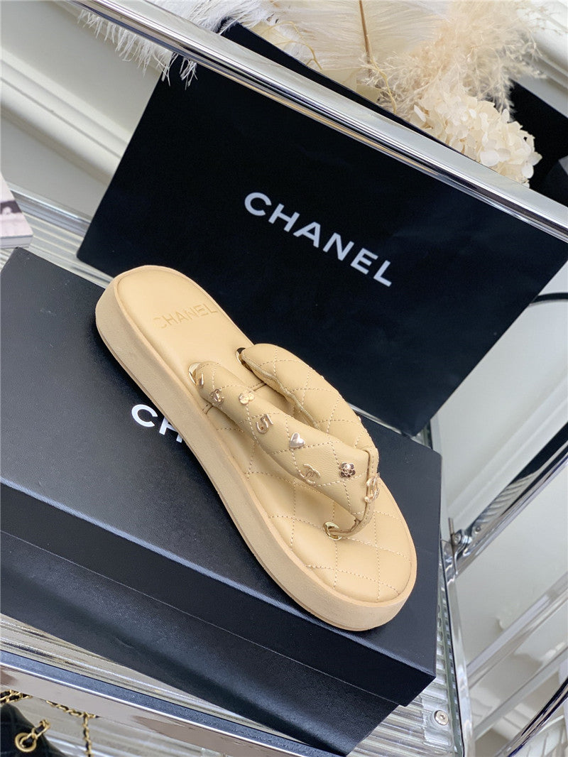 High Quality Luxury Chanel New Flip Flops – Style 85542 product detail