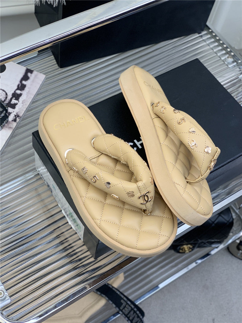 High Quality Luxury Chanel New Flip Flops – Style 85542 product detail