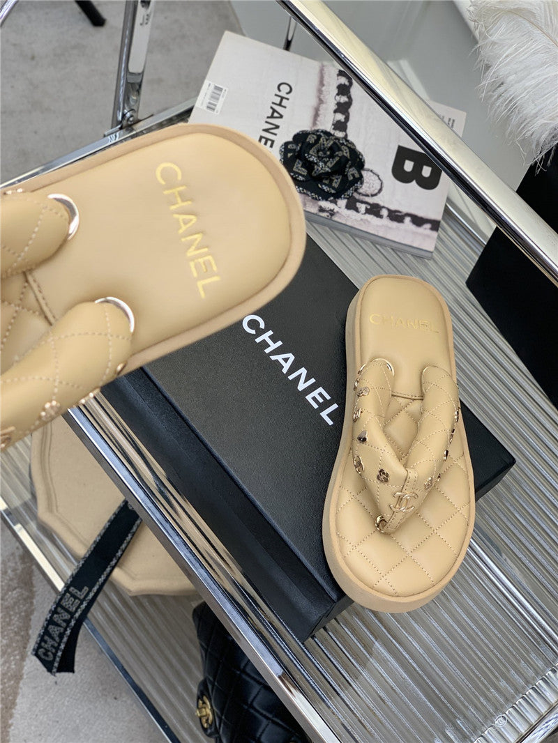 High Quality Luxury Chanel New Flip Flops – Style 85542 product detail
