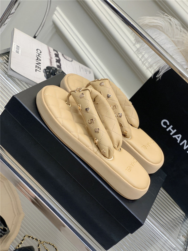 High Quality Luxury Chanel New Flip Flops – Style 85542 product detail