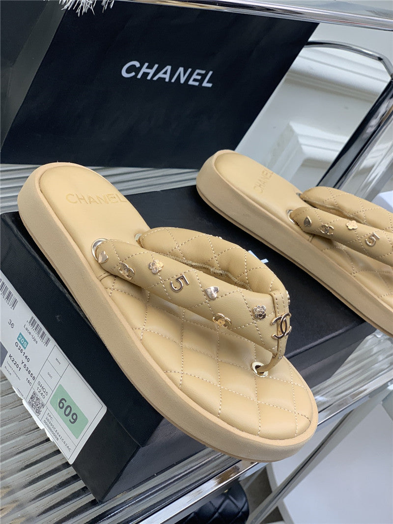 High Quality Luxury Chanel New Flip Flops – Style 85542 product detail