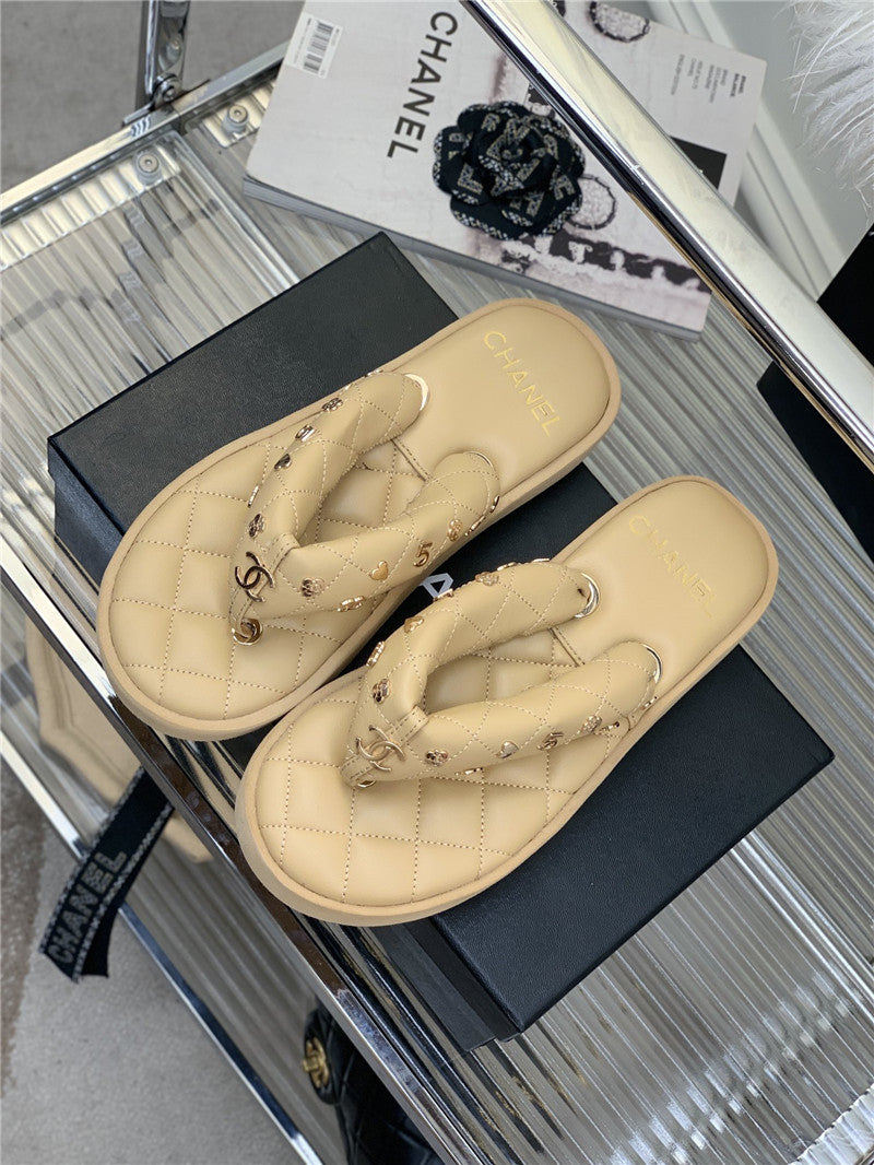 High Quality Luxury Chanel New Flip Flops – Style 85542