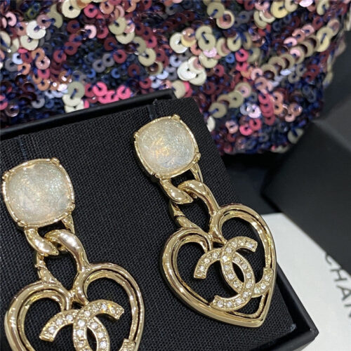 High Quality Luxury Chanel Double C Heart Shape Earrings product detail