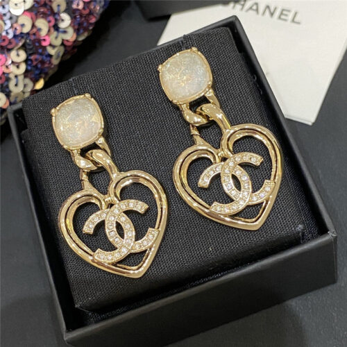 High Quality Luxury Chanel Double C Heart Shape Earrings product detail