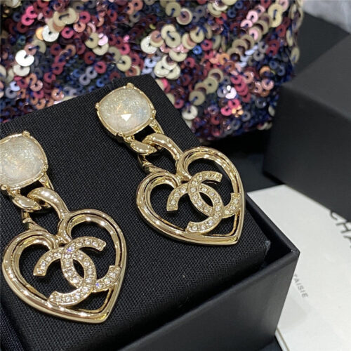 High Quality Luxury Chanel Double C Heart Shape Earrings product detail