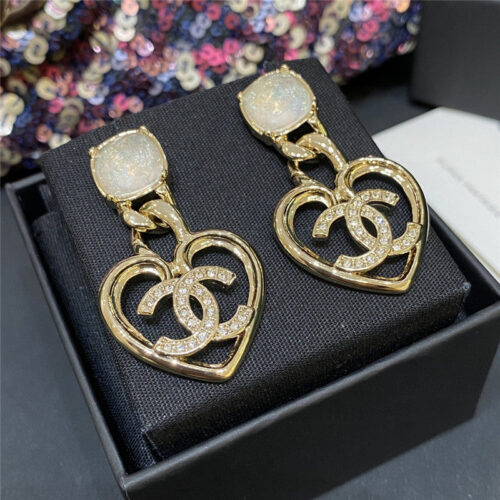 High Quality Luxury Chanel Double C Heart Shape Earrings product detail