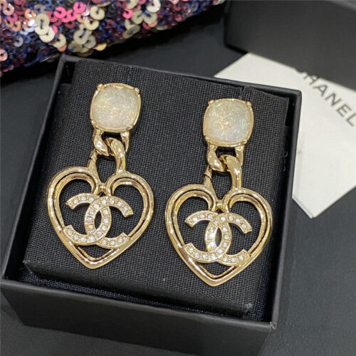 High Quality Luxury Chanel Double C Heart Shape Earrings product detail