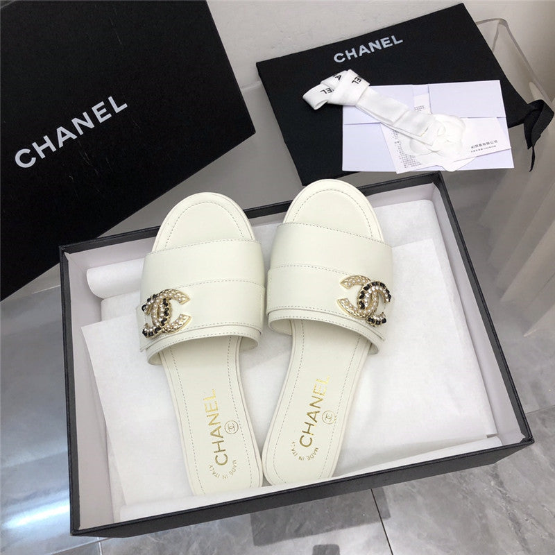 High Quality Luxury Chanel Double C Pearl Rhinestone Buckle Slippers product detail