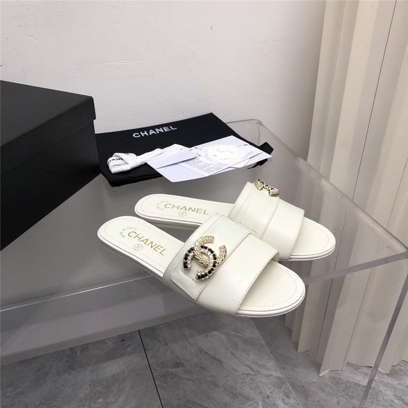 High Quality Luxury Chanel Double C Pearl Rhinestone Buckle Slippers product detail