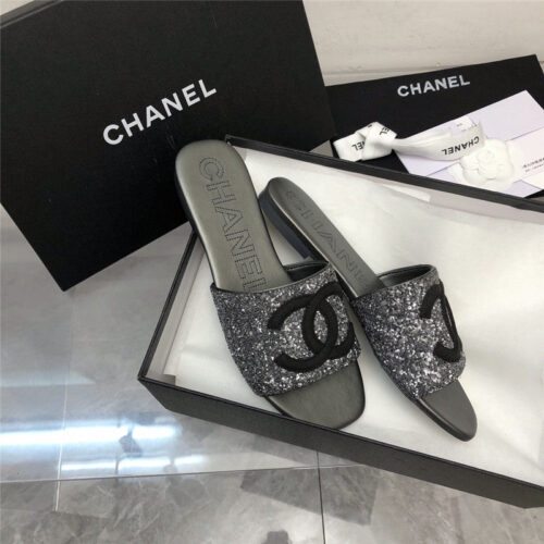 High Quality Luxury Chanel Classic Holiday Style Slippers alternate view