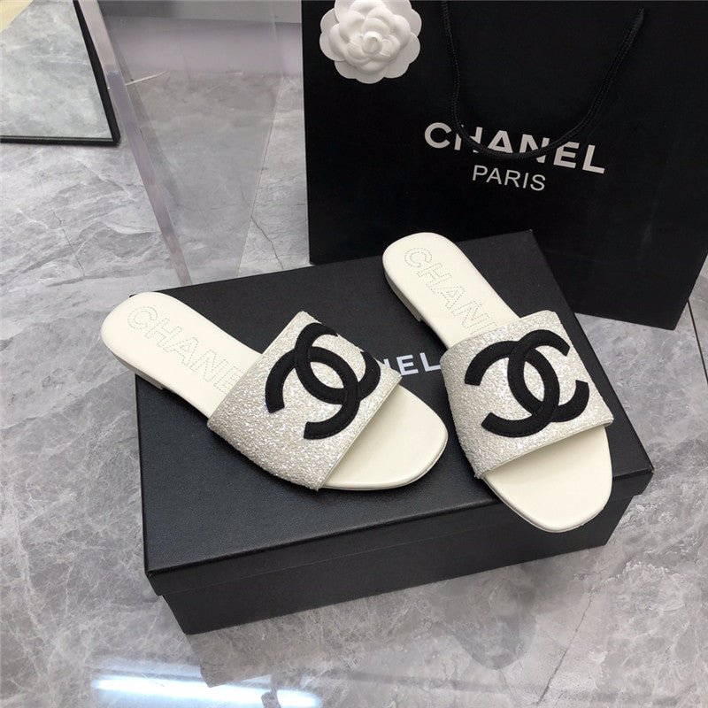 High Quality Luxury Chanel Classic Holiday Style Slippers – Style 49350 product detail