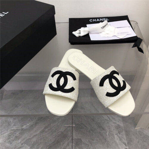 High Quality Luxury Chanel Classic Holiday Style Slippers – Style 49350 product detail