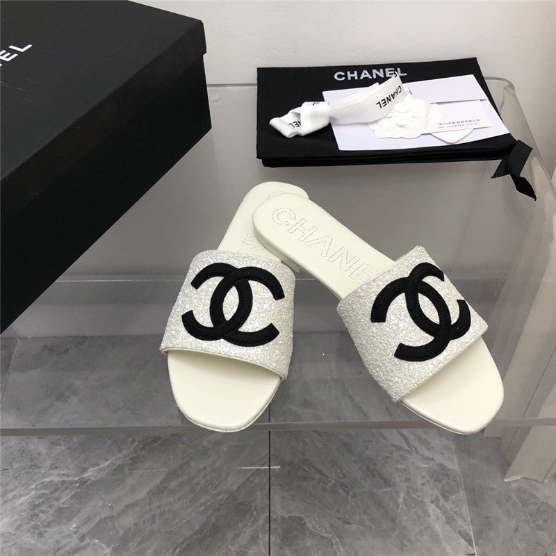 High Quality Luxury Chanel Classic Holiday Style Slippers – Style 49350 product detail
