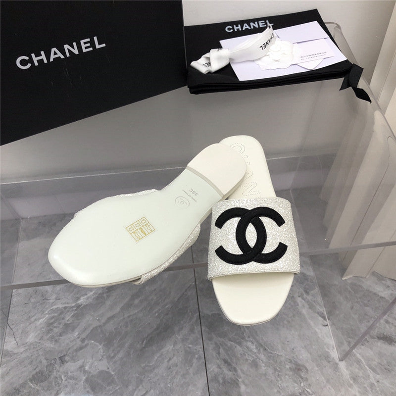 High Quality Luxury Chanel Classic Holiday Style Slippers – Style 49350 product detail