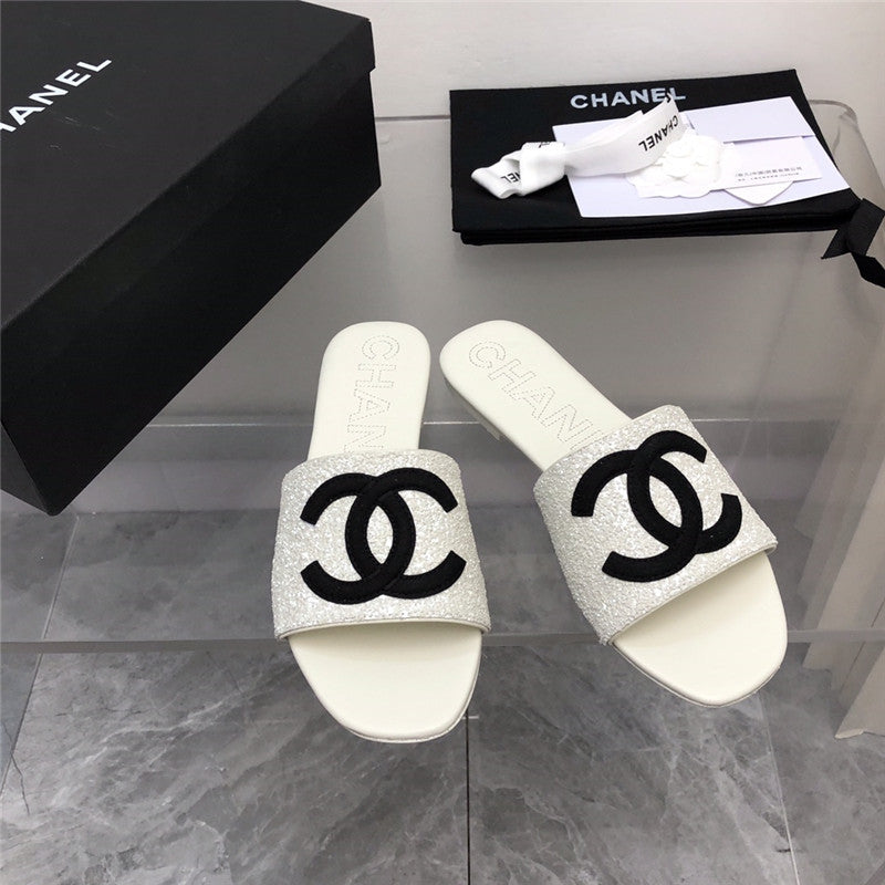 High Quality Luxury Chanel Classic Holiday Style Slippers – Style 49350 product detail
