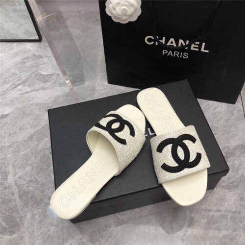 High Quality Luxury Chanel Classic Holiday Style Slippers – Style 49350 product detail