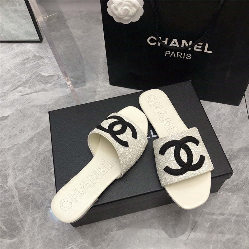 High Quality Luxury Chanel Classic Holiday Style Slippers – Style 49350 product detail