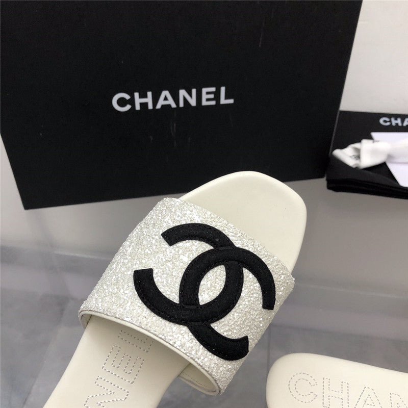 High Quality Luxury Chanel Classic Holiday Style Slippers – Style 49350 product detail
