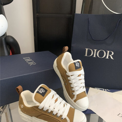 High Quality Luxury Dior Latest Electric Embroidered Lovers Bread Shoes product detail
