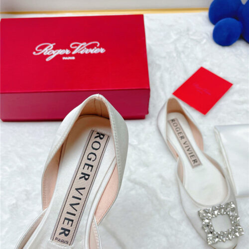 High Quality Luxury Roger Vivier New Rhinestone Hollow Ballet Shoes product detail