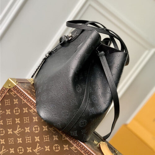 High Quality Luxury Louis Vuitton Blossom Large Mahina Bag product detail