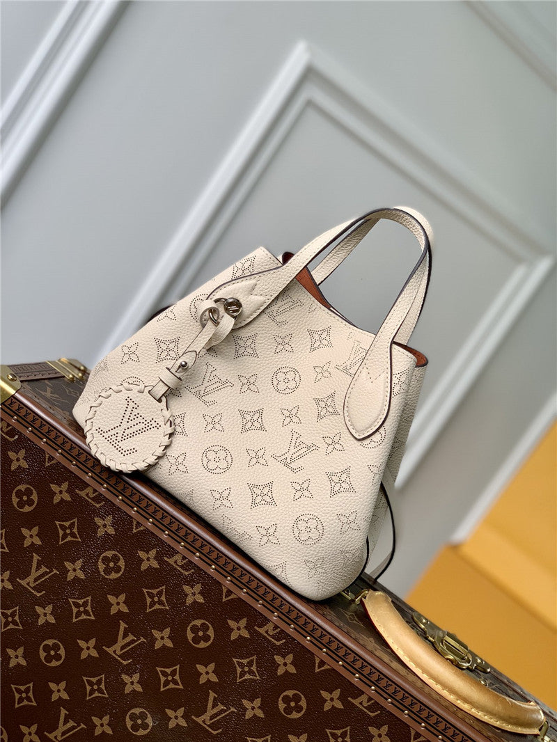 High Quality Luxury Louis Vuitton Blossom Small Mahina Bag
