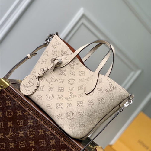 High Quality Luxury Louis Vuitton Blossom Small Mahina Bag alternate view