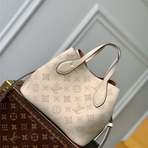 High Quality Luxury Louis Vuitton Blossom Small Mahina Bag product detail