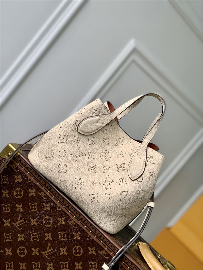 High Quality Luxury Louis Vuitton Blossom Small Mahina Bag product detail