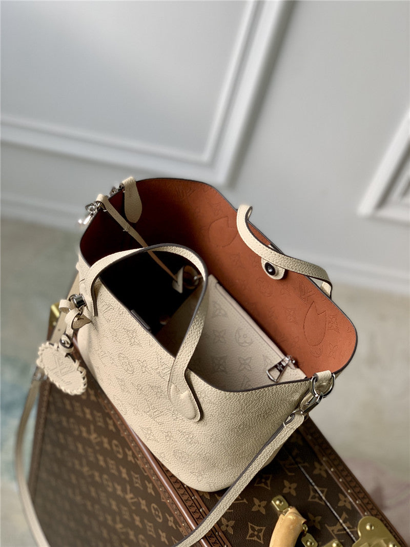 High Quality Luxury Louis Vuitton Blossom Small Mahina Bag product detail