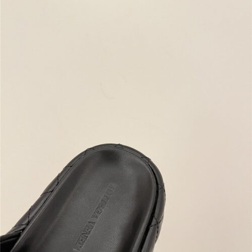 High Quality Luxury Bottega Veneta New Thick Bottom Bread Mop product detail
